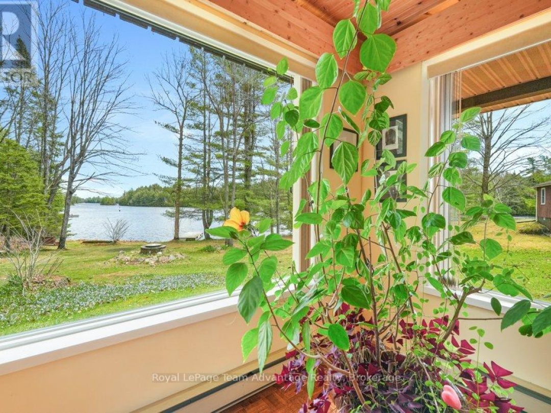 11 Birch Lane, Harris Lake
