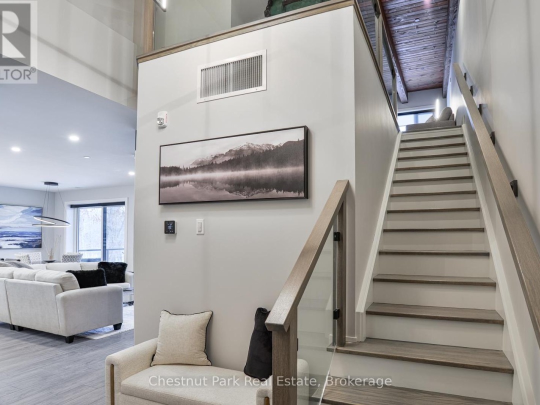404 - 18 CAMPUS TRAIL, 