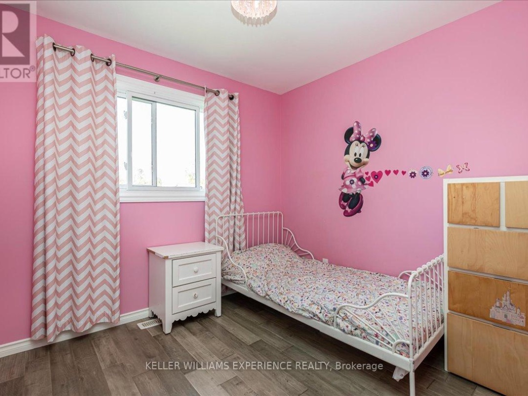 35 CHAMPLAIN CRESCENT, 