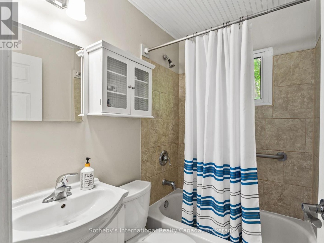 31 MEADOWS AVENUE, 