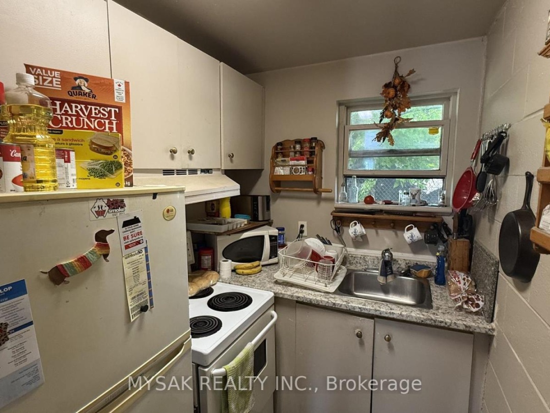 560 WEST STREET S, 