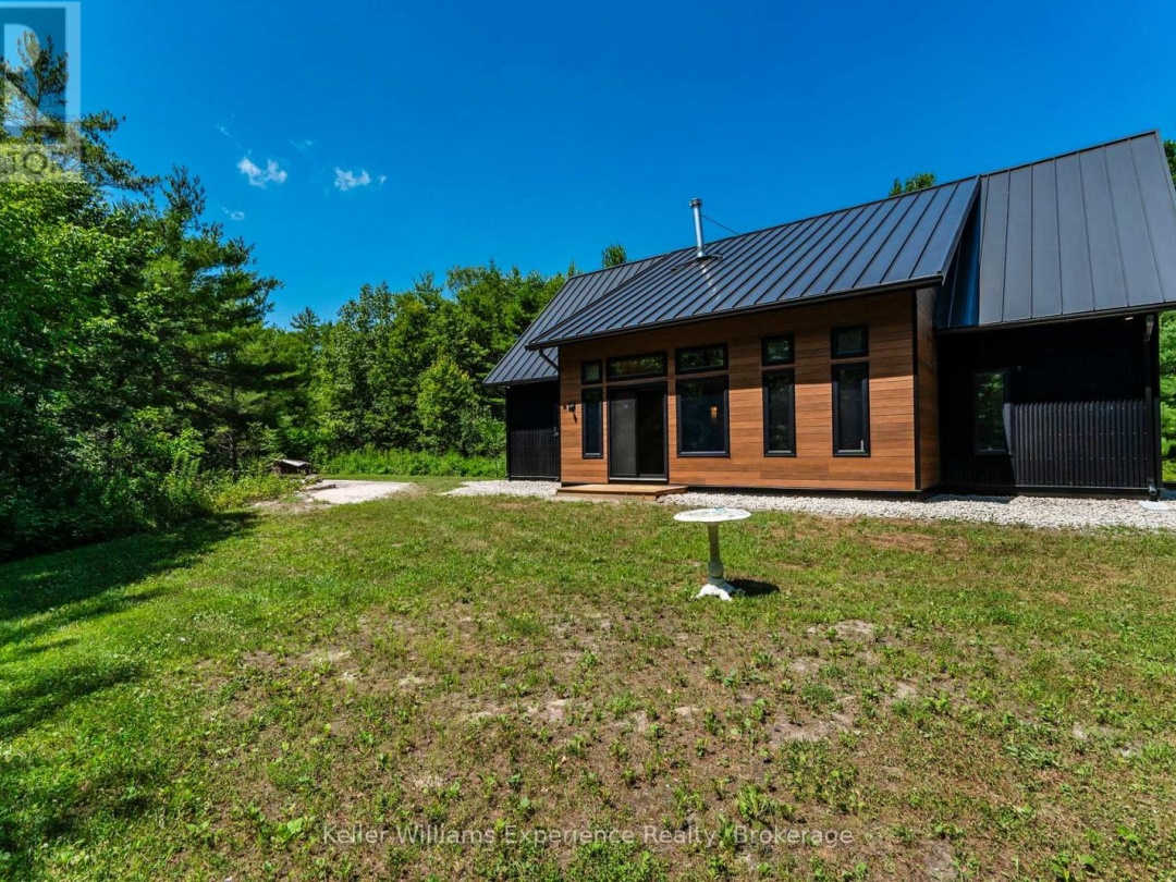 753 HONEY HARBOUR ROAD, 