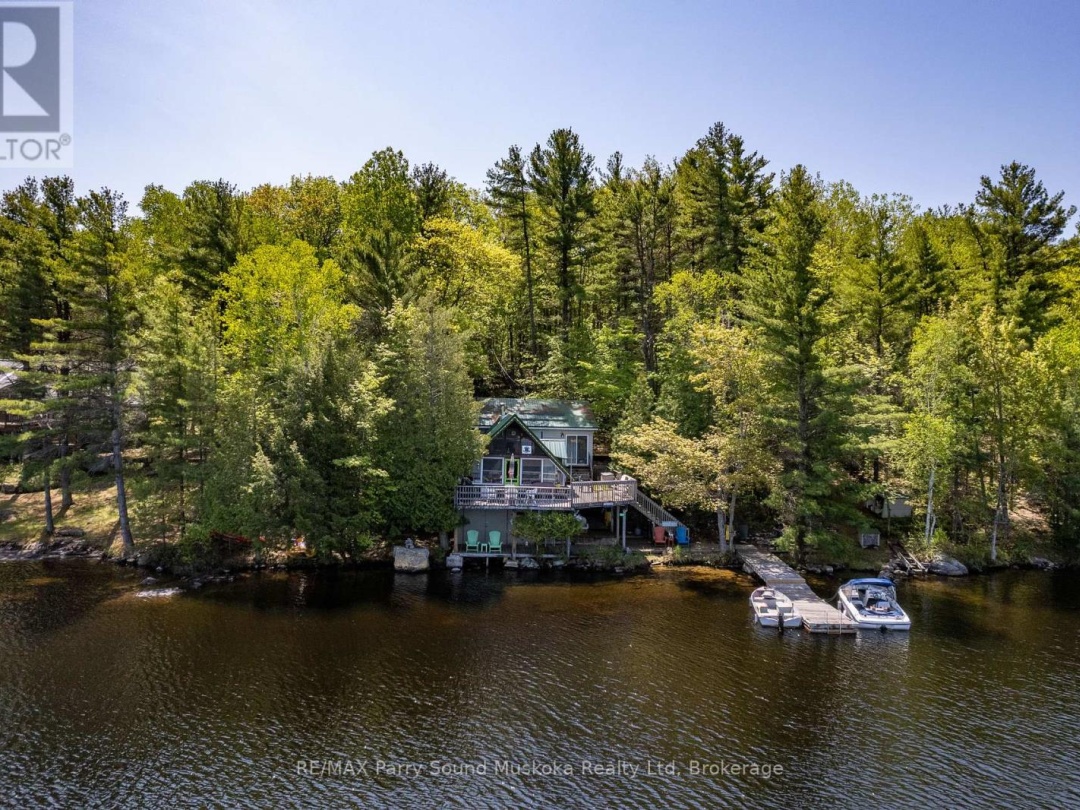 124 Healey Lake Water, Healey Lake