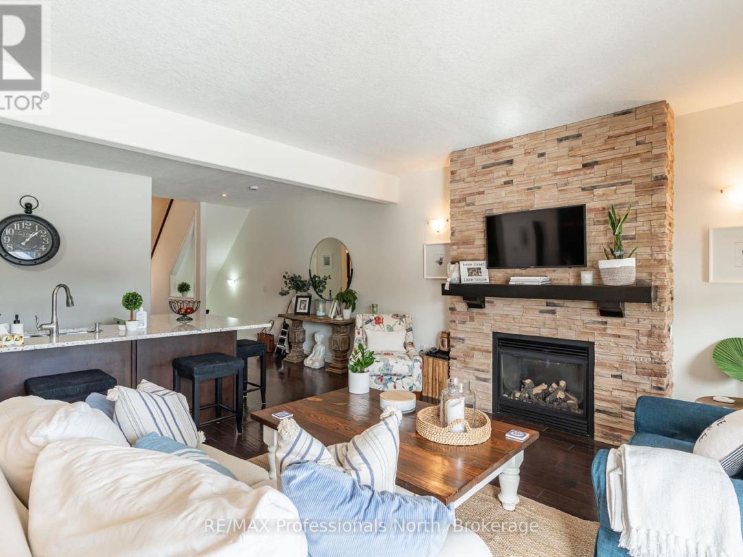 13 - 68 WEBB CIRCLE, 