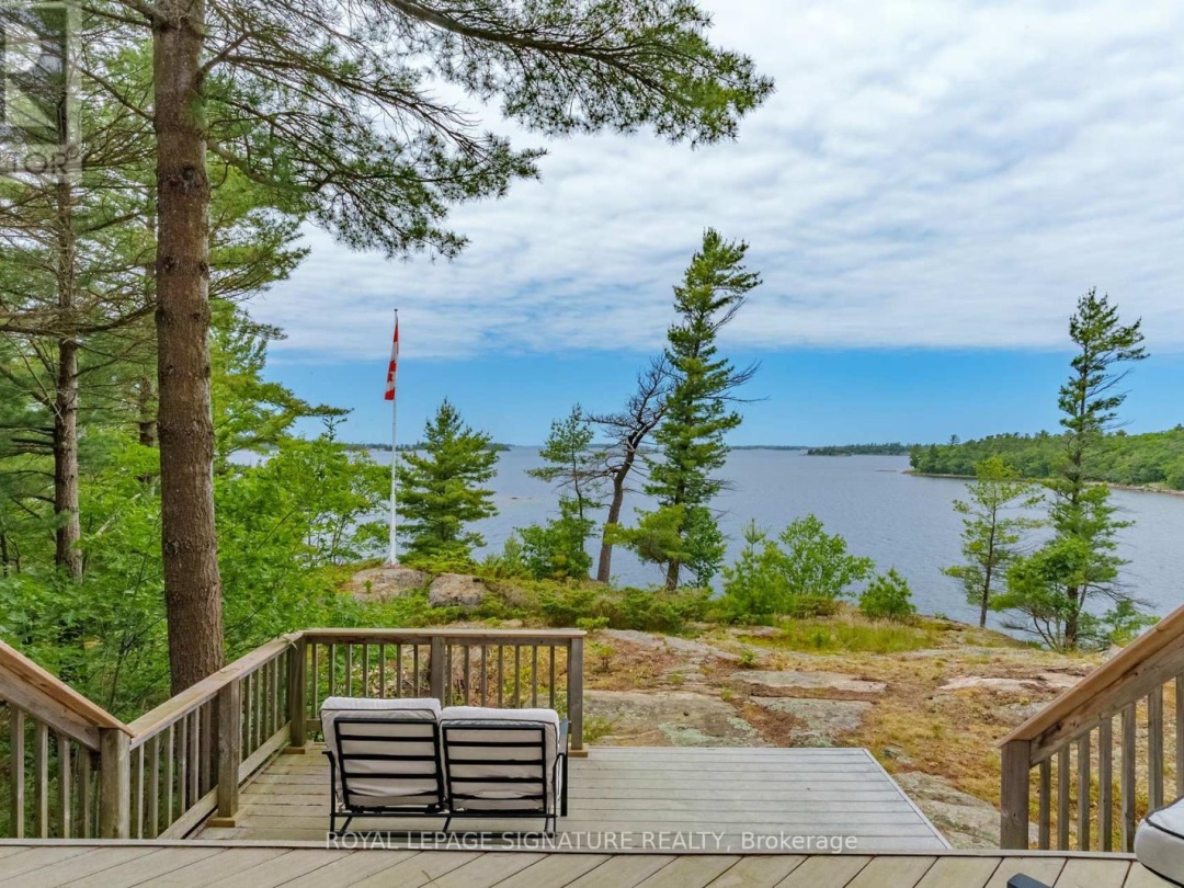 B350 Echo Island, Georgian Bay