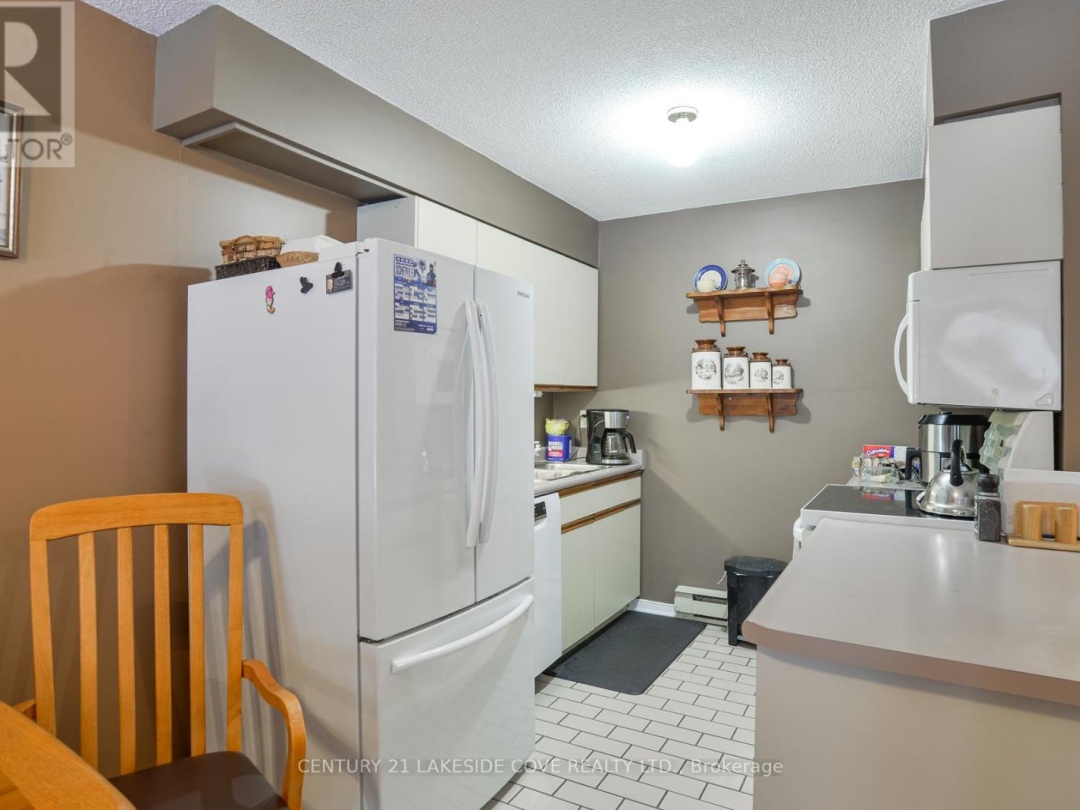15 - 71 LAGUNA PARKWAY, Lake Simcoe
