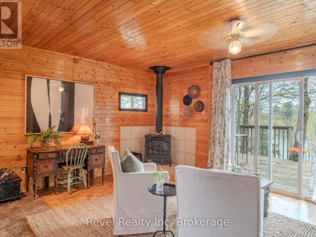 14 Swallow Road, Miller Lake