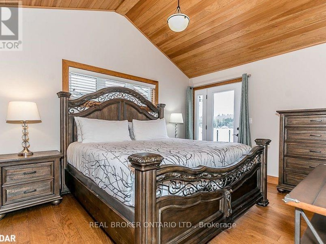 1841 Muskoka Road 118 Road W Unit# 1B, Lake Muskoka