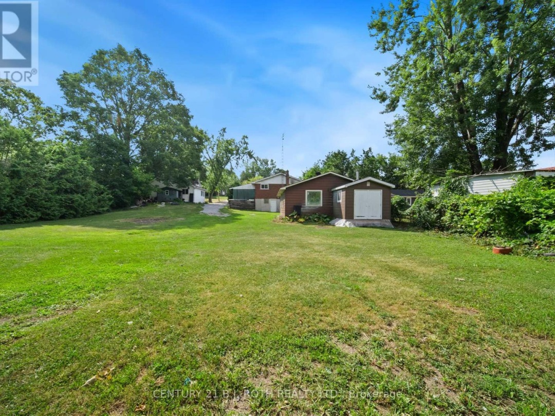 138 SIMCOE STREET, 
