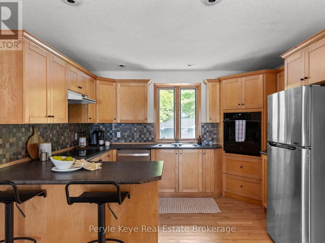 1230 LAKESHORE DRIVE S, 