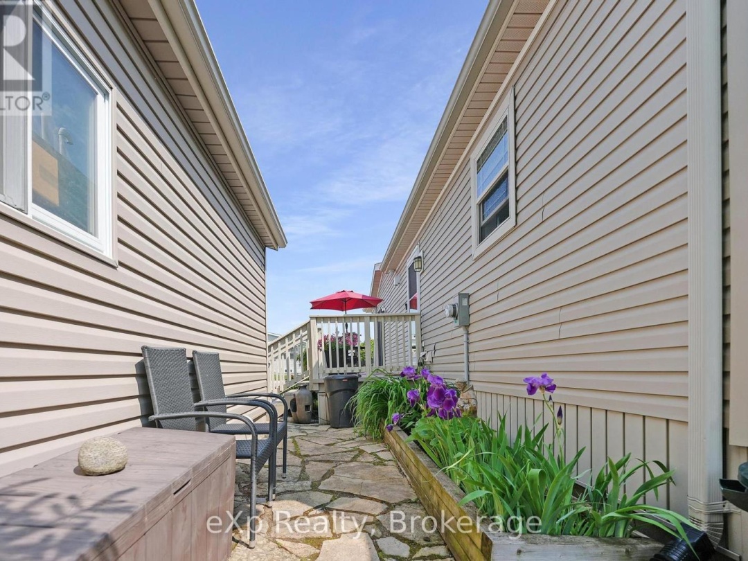53 CREEKSIDE CIRCLE, 