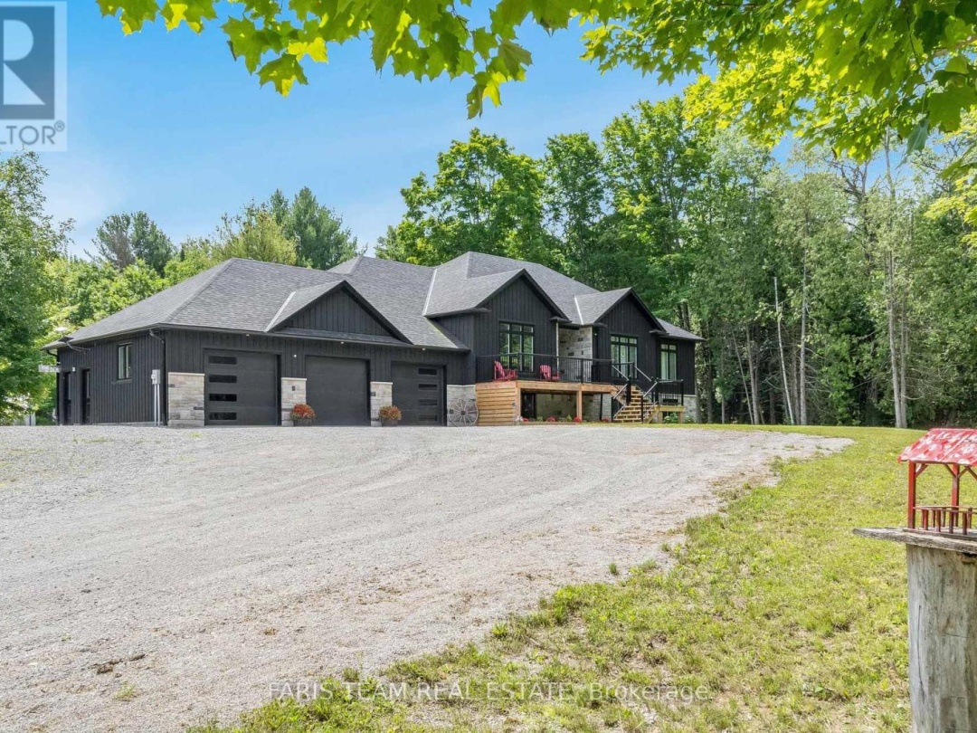 151 Mount Saint Louis Road E, Coldwater Lake