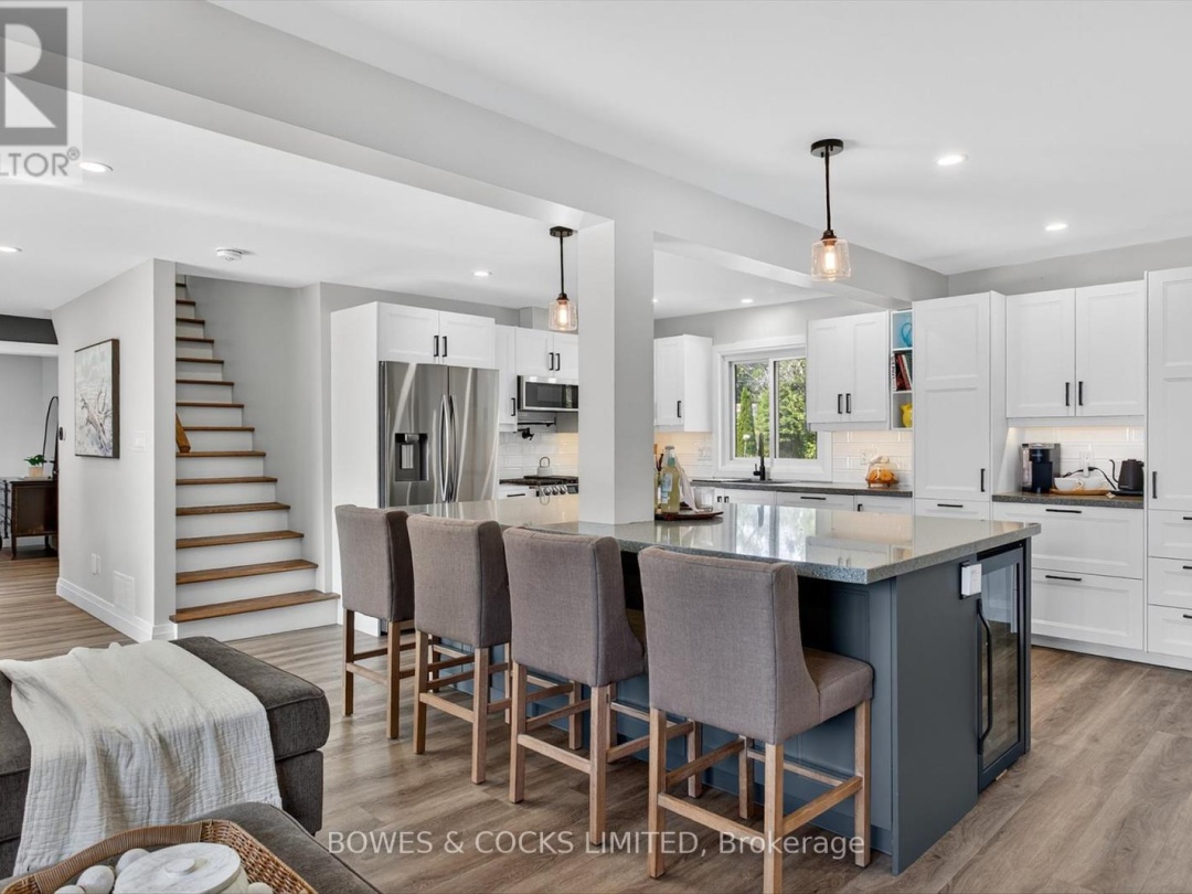 32 STURGEON GLEN ROAD, 