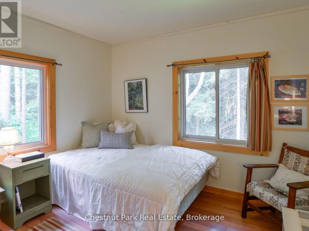 26 TAYLOR ISLAND 26LM, 