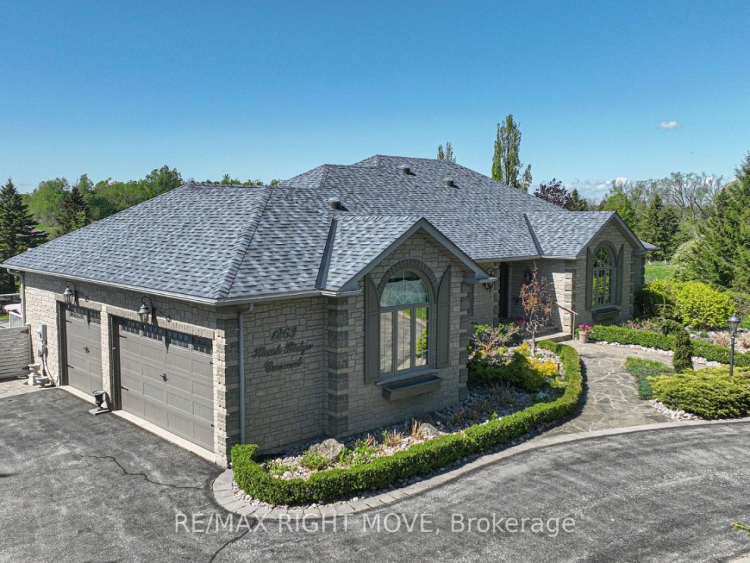 1263 Hawk Ridge Crescent, Severn