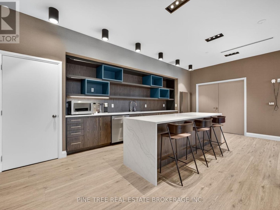 305 - 58 LAKESIDE TERRACE, 