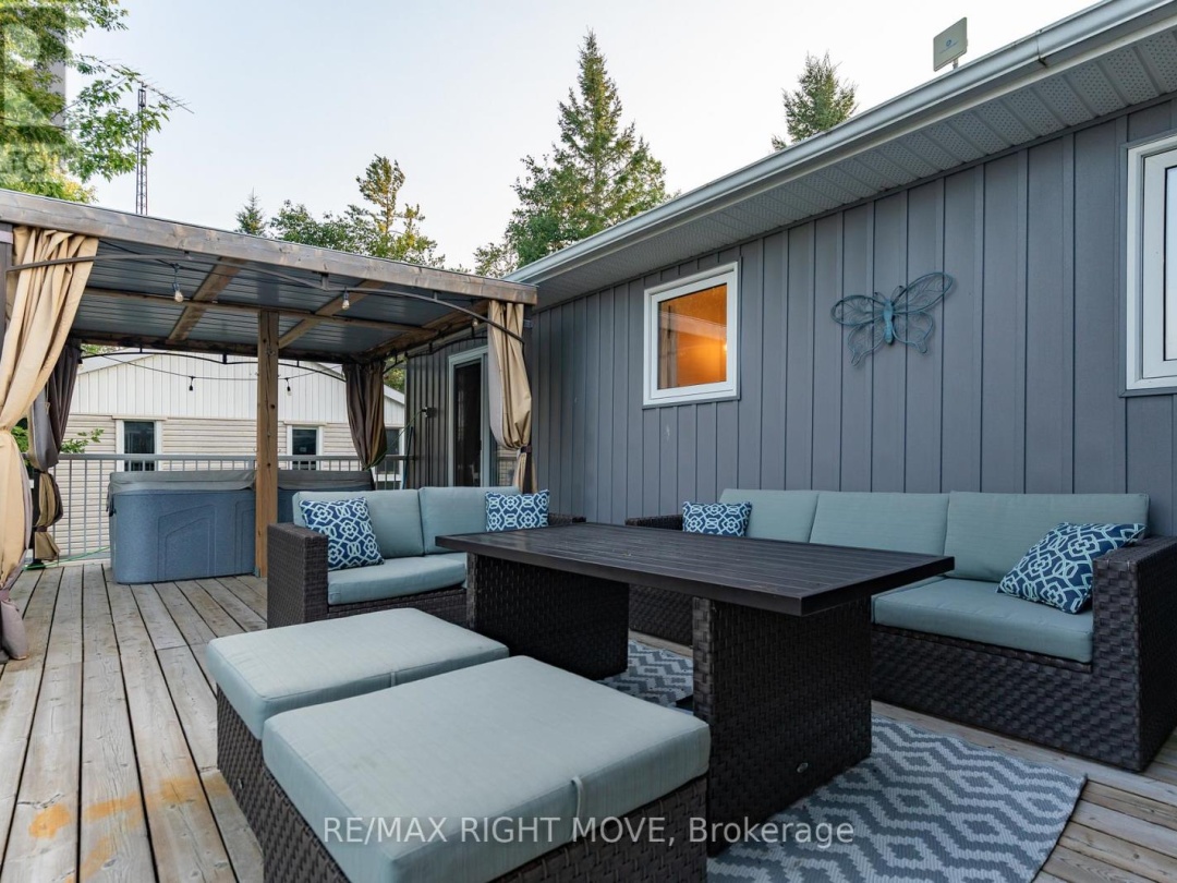 35 CEDAR BAY ROAD, Canal Lake