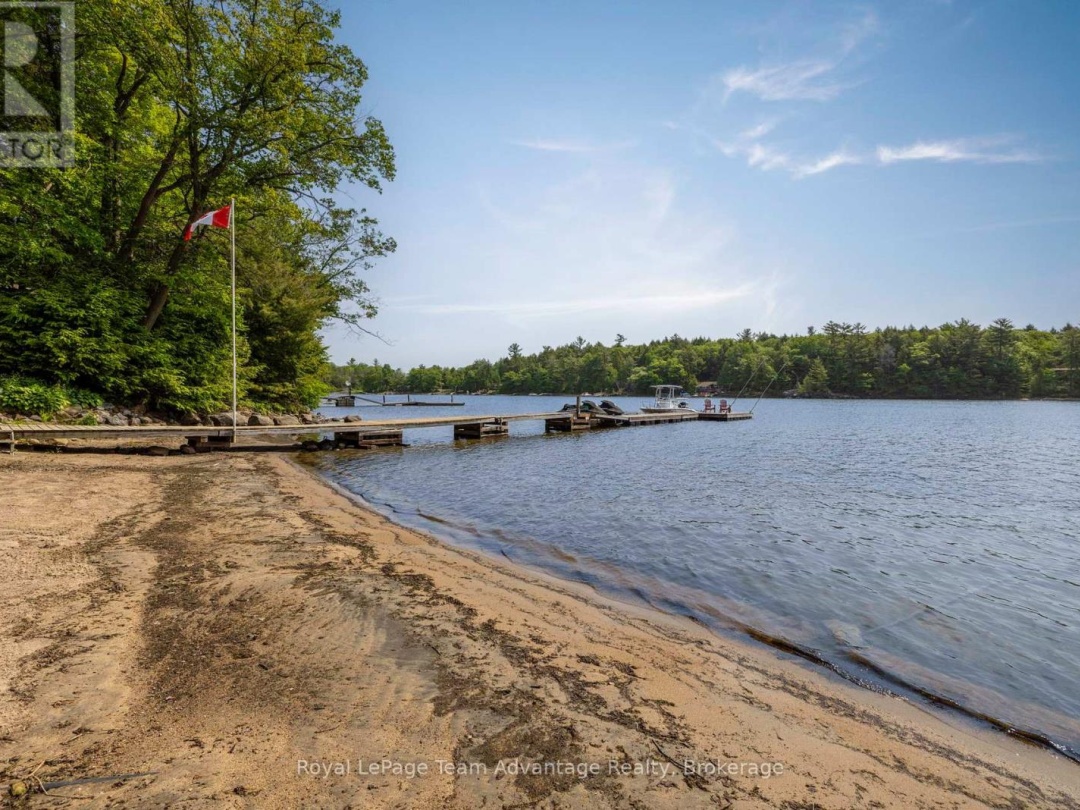 24 B717 ISABELLA ISLAND, 