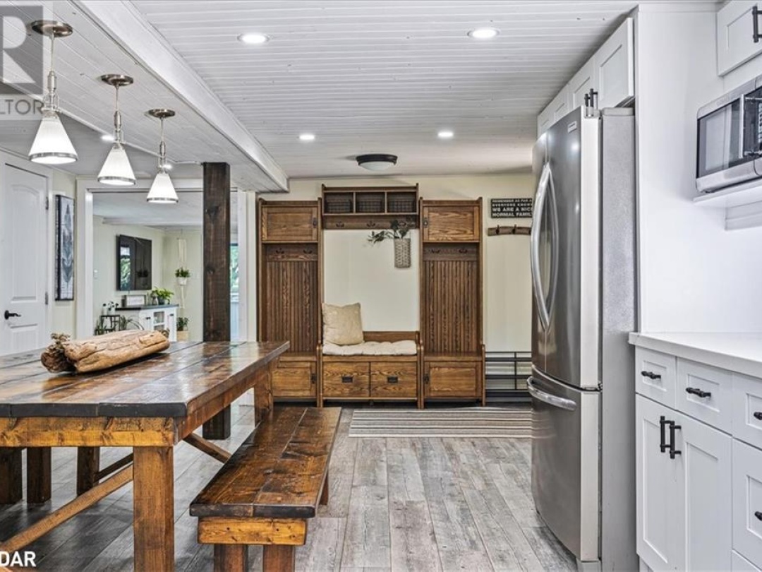 1057 Severn River Road, Severn River