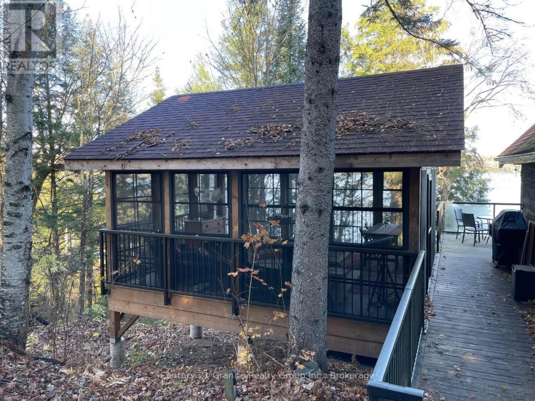 1038 BROKEN PADDLE ROAD, 