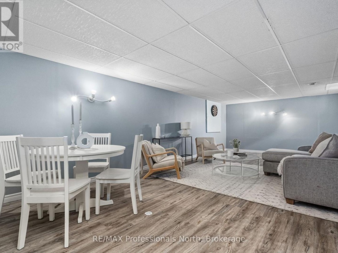 4 RED MAPLE COURT, 