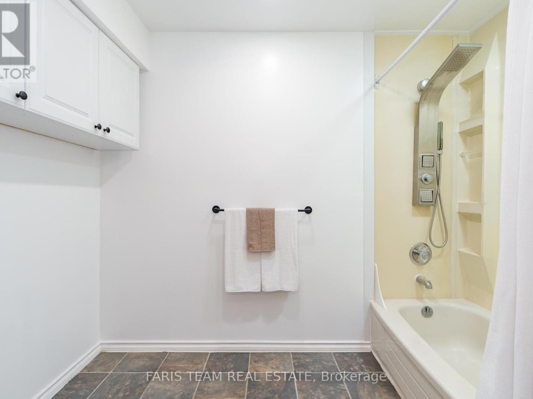 238 Robins Point Road, Georgian Bay