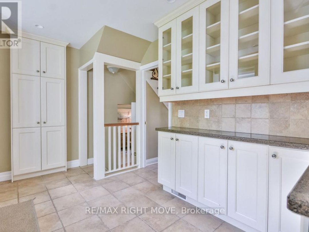 374 PETER STREET, 