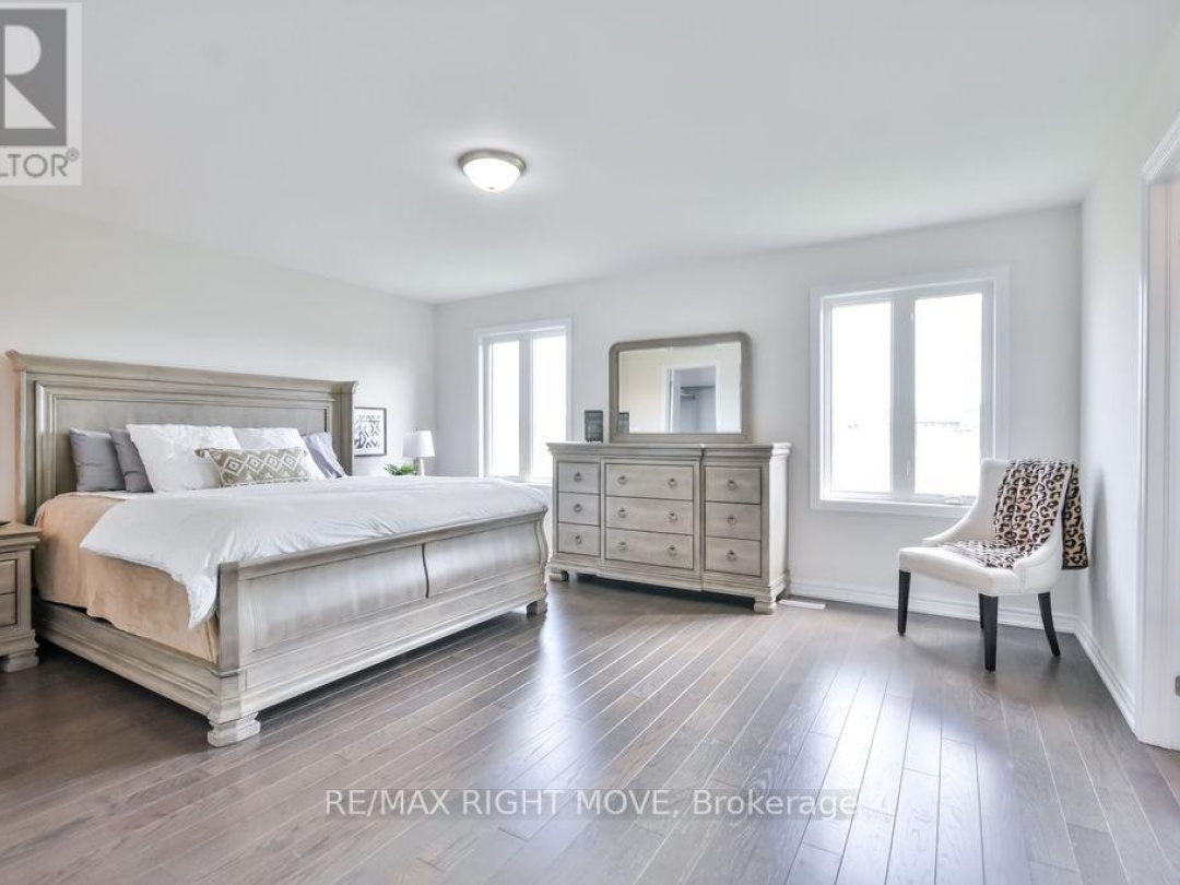 3117 Orion Boulevard, Orillia