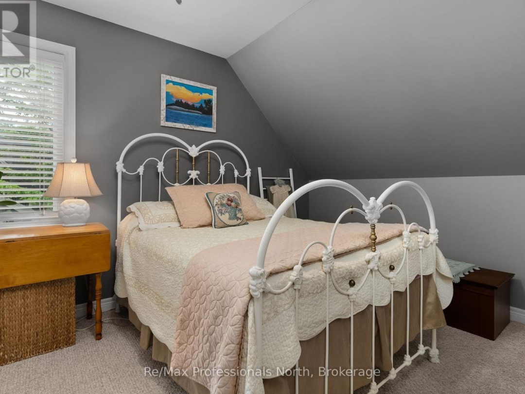 1005 LAIDLAW AVENUE, Severn Lake