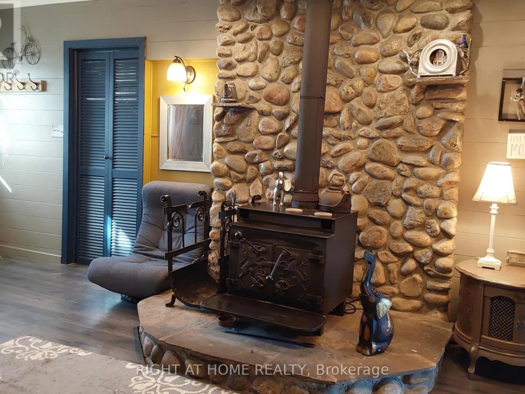 2323 Lakeshore Drive, Lake Simcoe