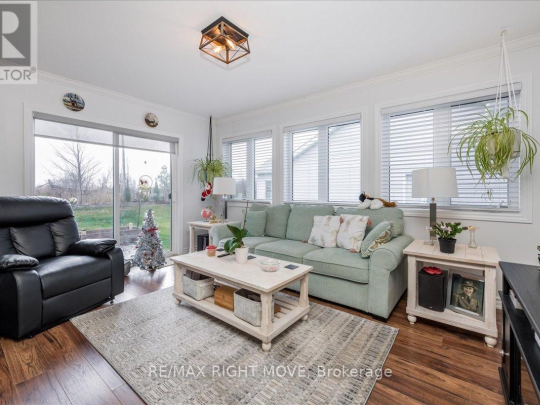 1 SINCLAIR CRESCENT, 