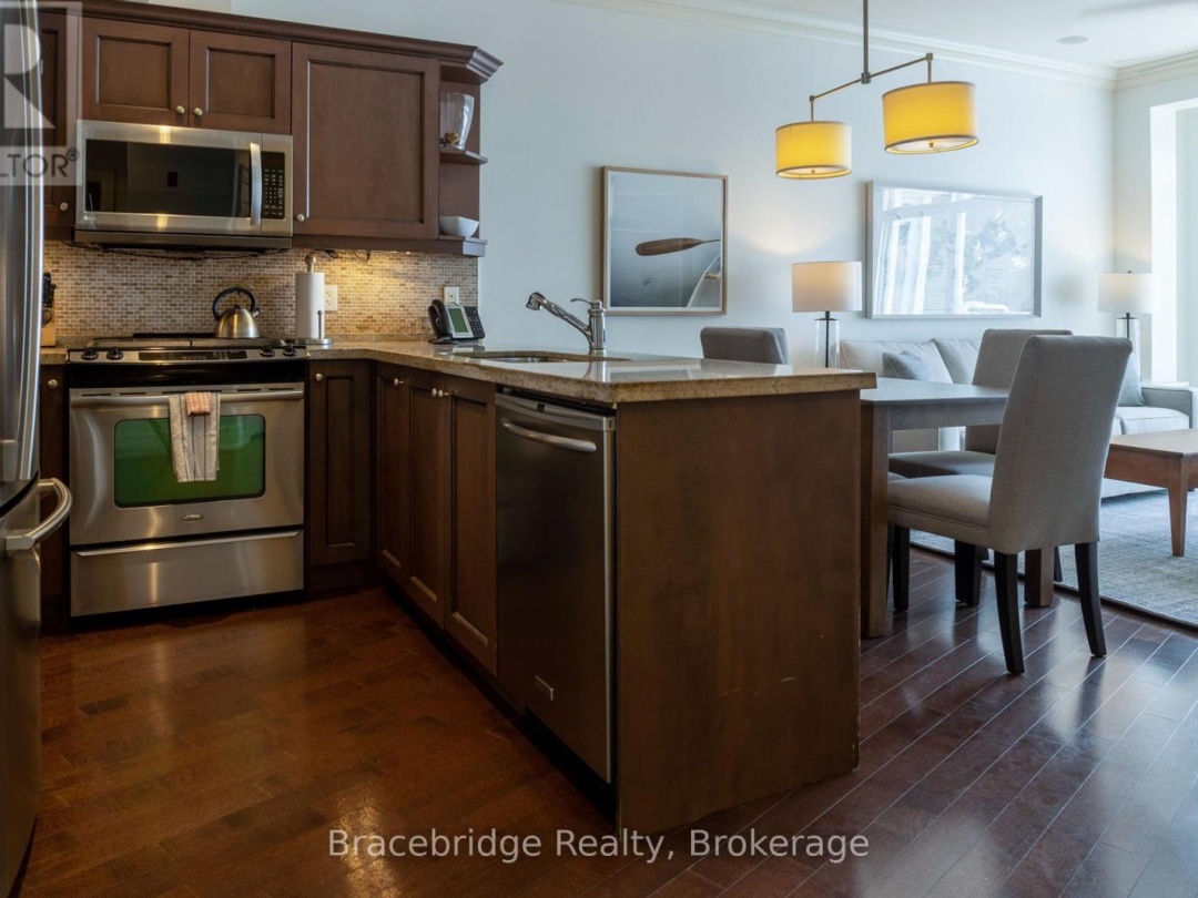 E206 D1 1869 Muskoka 118 Road W, 
