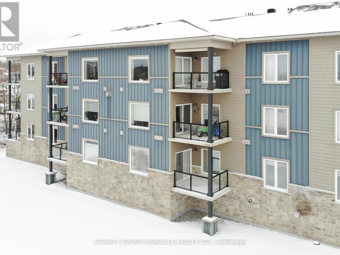 103 - 94 FRANCIS STREET W, 