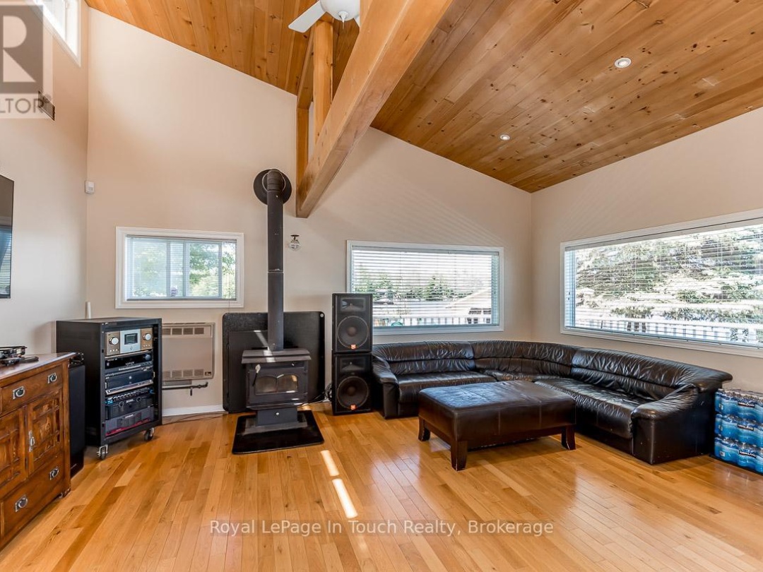 36 Yellowhead Island, Gloucester Pool