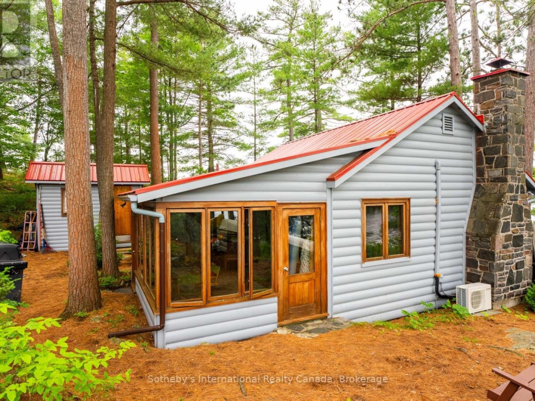 16Lk 1 Wolf Island, Kahshe Lake