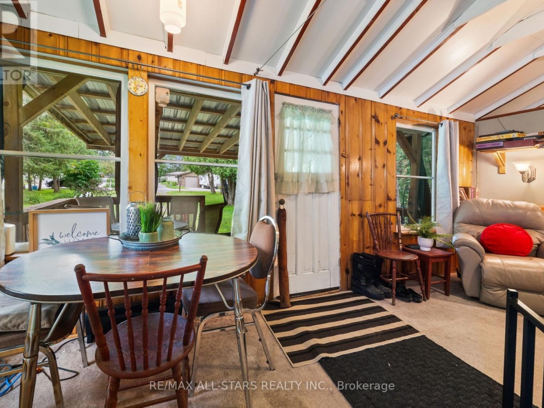 93 STURGEON GLEN ROAD, 