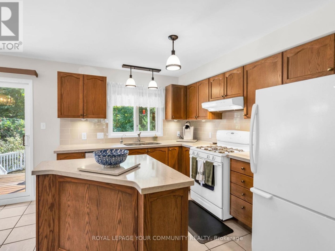 73 Anderson Crescent Ne, Georgian Bay