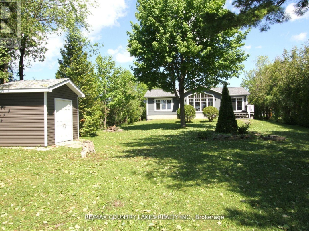 275 MCGUIRE BEACH ROAD, Canal Lake