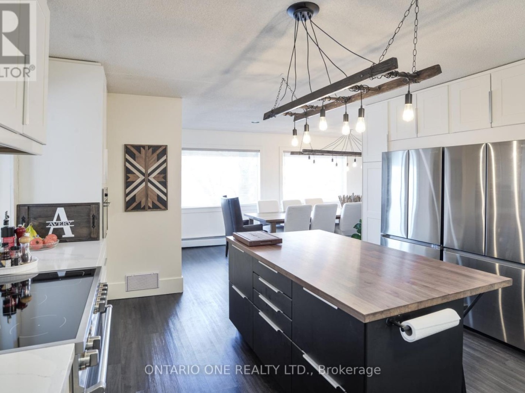 811 BAY STREET, 