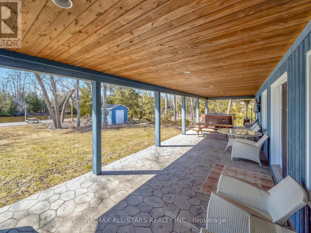 210 Moorings Drive, Burnt Lake