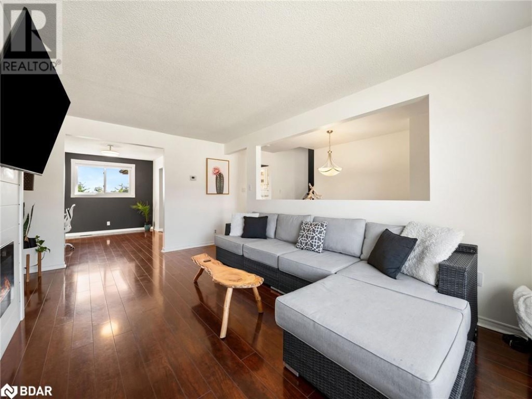 2 CHESTNUT Place, 
