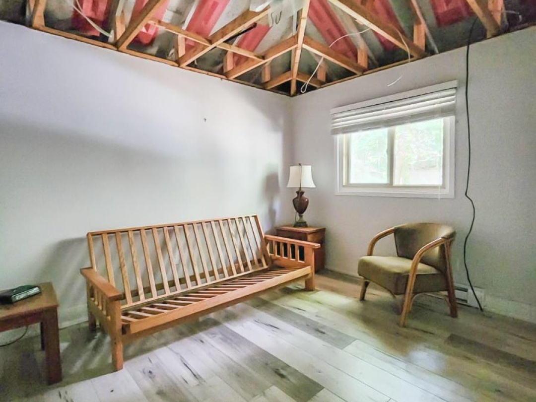 1068 HOLIDAY PARK DRIVE, 