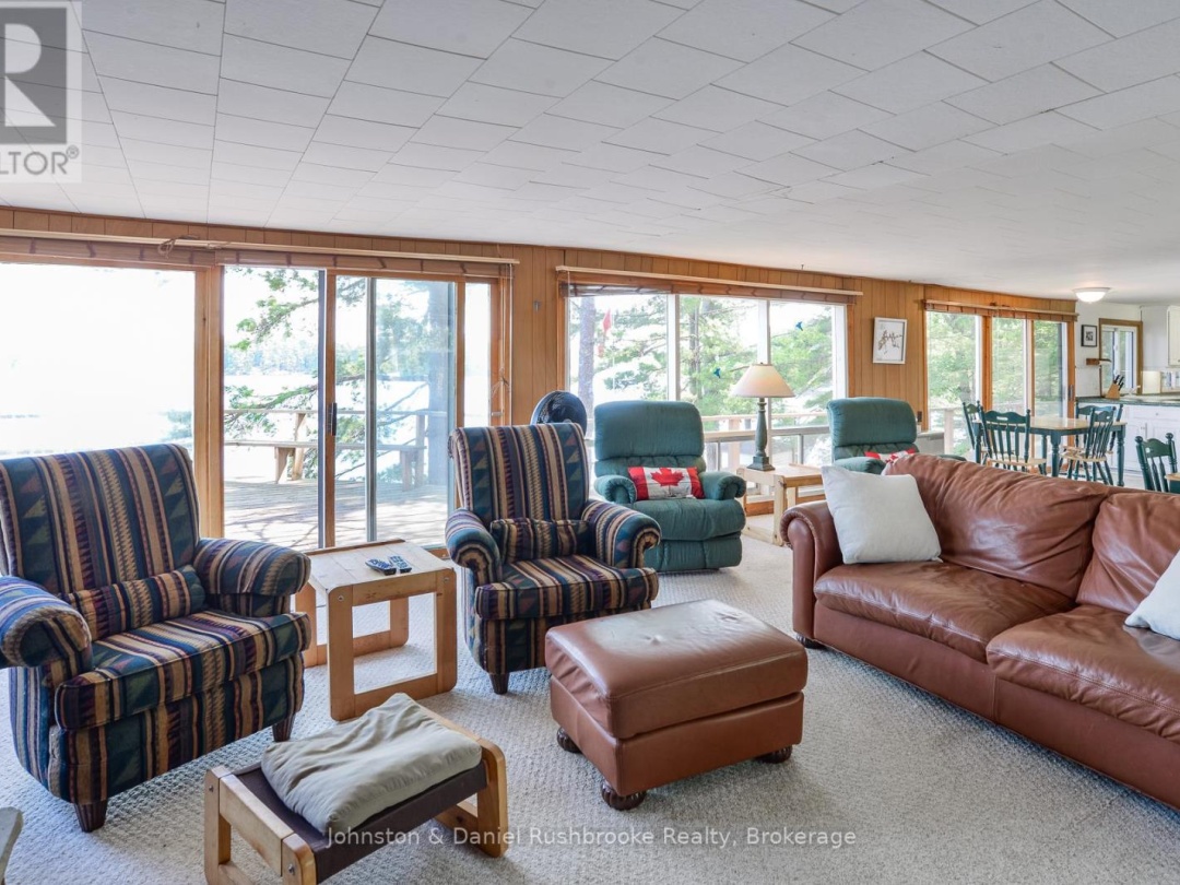 1116 Tryon Drive, Kahshe Lake