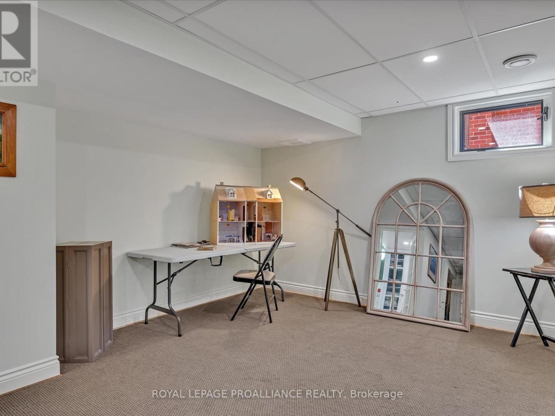 2 Patricia Place, Pigeon Lake