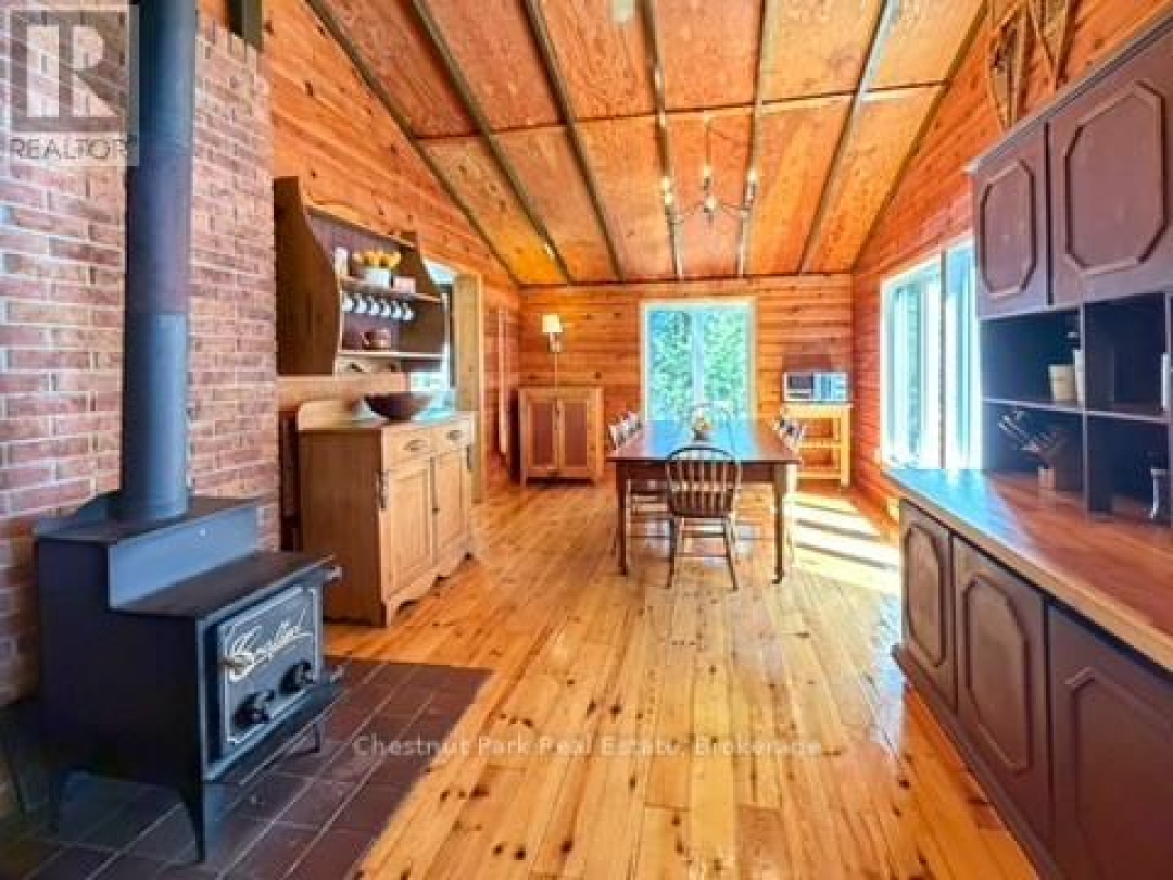 1062 ELMHURST LANE, Kennisis Lake