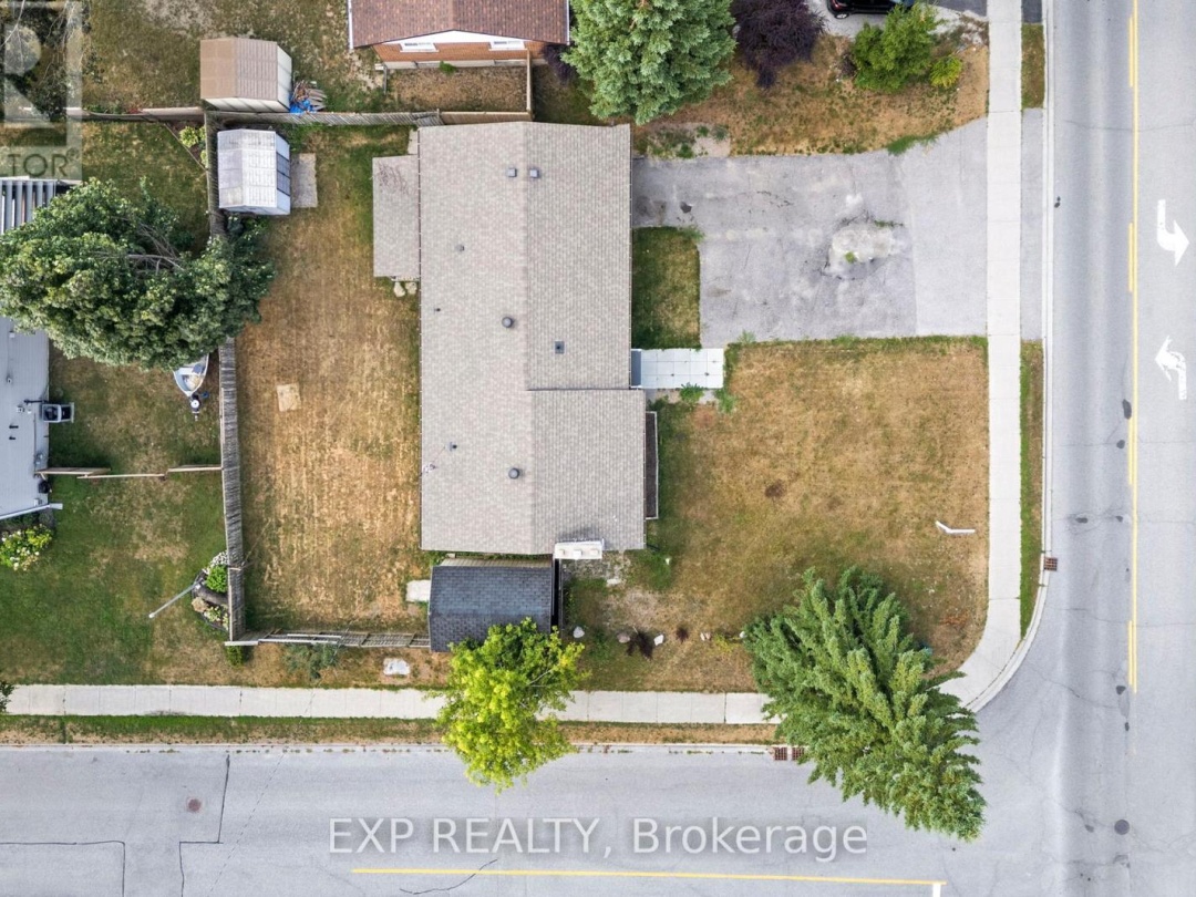 143 WESTMOUNT DRIVE N, 