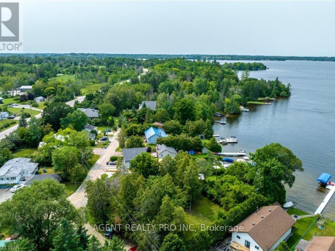 21 ORIOLE ROAD, Cameron Lake