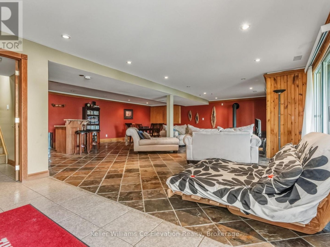 804 KINGS FARM ROAD, 