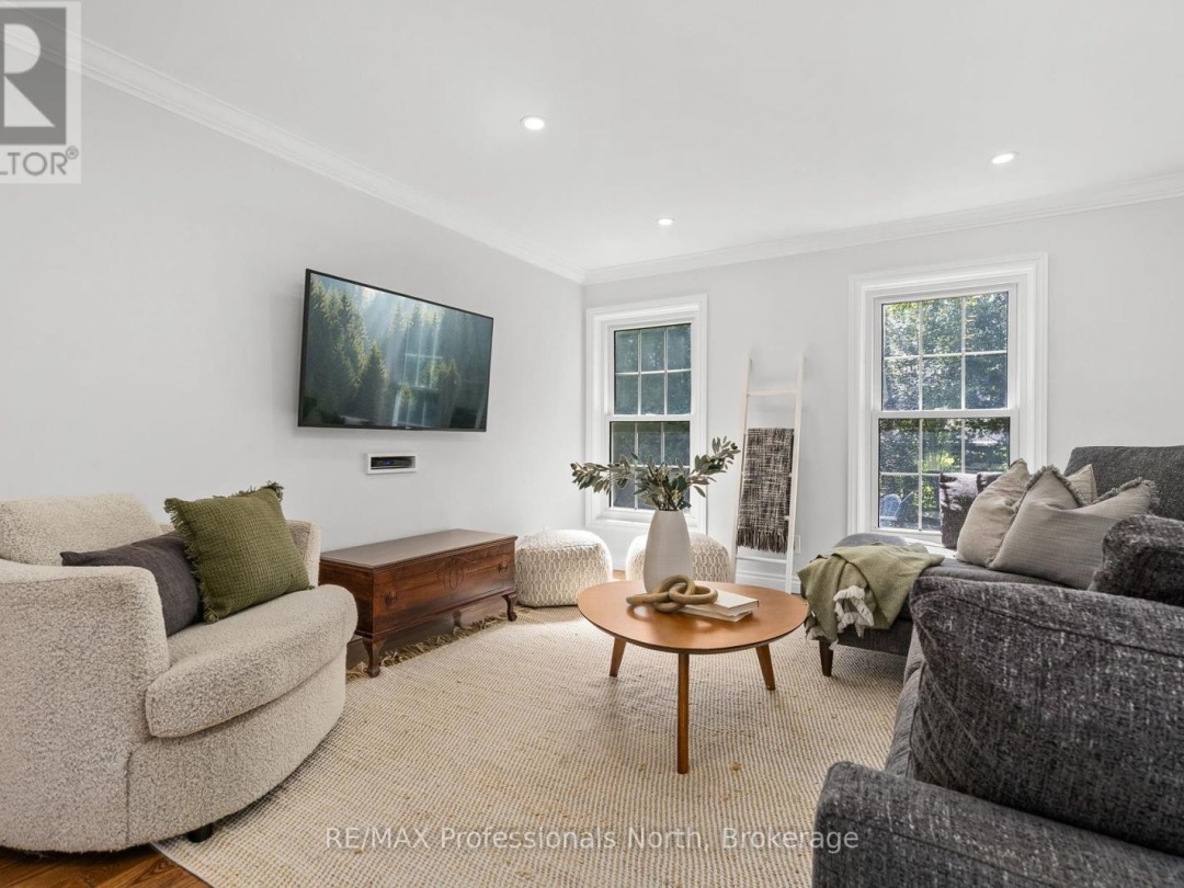 16 BROBST FOREST CRESCENT, 