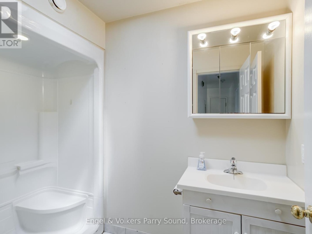 128 Isabella Street, Parry Sound